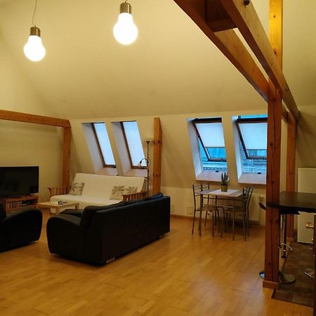 Sunlit Loft Apartment Riga Exterior foto